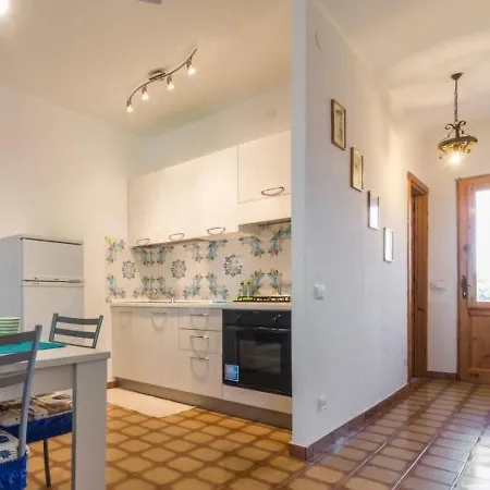Holiday home Locazione Turistica Casa Fioreddu